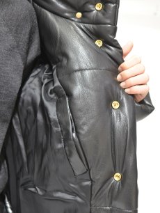 画像7: 30%OFF【NANUSHKA - ナヌーシュカ】"HIDE" Hooded vegan leather puffer jacket / BLACK (コート/ブラック) (7)